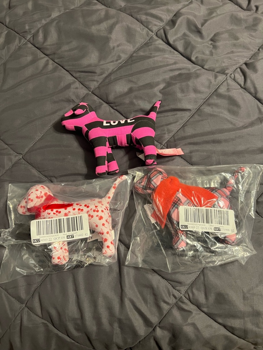 Victoria's Secret Dog Collection - Picture 3 of 5